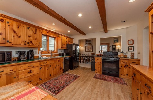 North Glade Hills Casa | Meadow Lake View: Lake Access, Dogs Welcome, Secluded, Dock Slip!