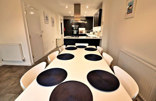 Exeter Casa | Meadow View, Elm Park