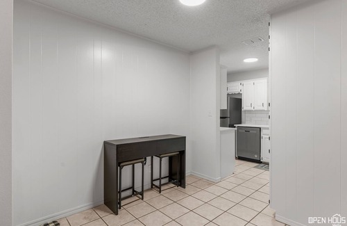 Wichita Falls Casa | Meadowcliff Retreat! Charming 3-bedroom house in Wichita Falls with AC, WiFi