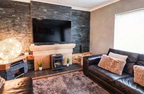 Briggswath Casa | MEADOWFIELD HOUSE, pet friendly, country holiday cottage in Lythe