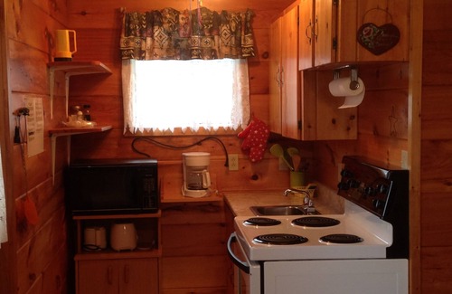 Miltonvale Park Cabaña | Meadowview Cottages