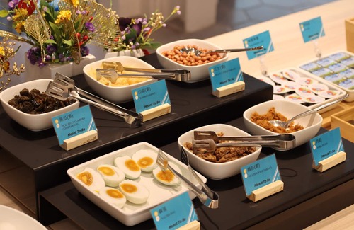 East District Cama Y Desayuno | Meant to Be