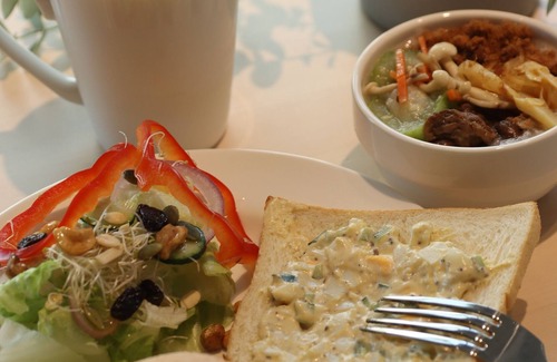 East District Cama Y Desayuno | Meant to Be