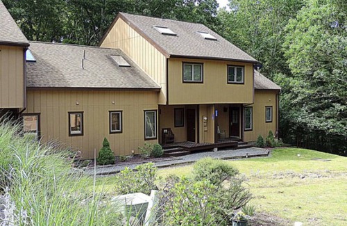 Lakeville Casa | Meant2Be@LakeWally