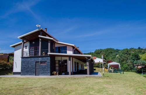 Los Nomos Casa | Casa de vacaciones en Medellín
