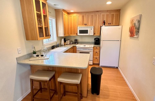 Medford Casa | Medford Home and 2 Condos with Pool
