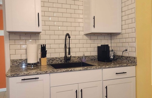 Medford Casa | Medford Home and 2 Condos with Pool