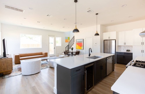 Riverside Terrace Casa | Medical Center Near the heart of the City