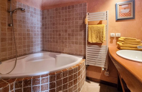 Leran Otro | Medieval castle apartment near historic Mirepoix