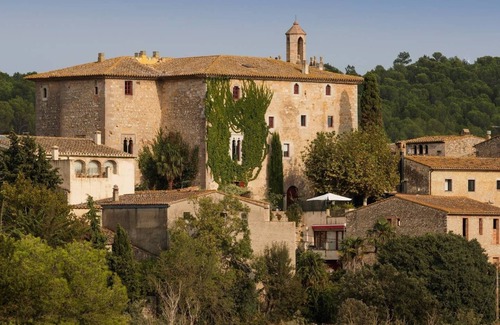 Sant Mori Casa | Castillo Medieval de estilo Gótico cerca de Gerona