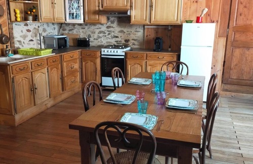 Saint-Benoit-du-Sault Casa | Medieval house for six people