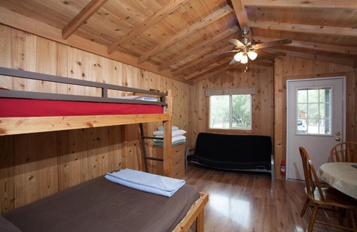 Lakehills Complejo | Medina Lake Camping Resort Studio Cabin 1