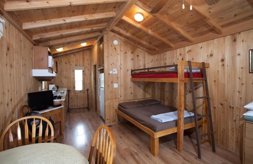 Lakehills Complejo | Medina Lake Camping Resort Studio Cabin 1