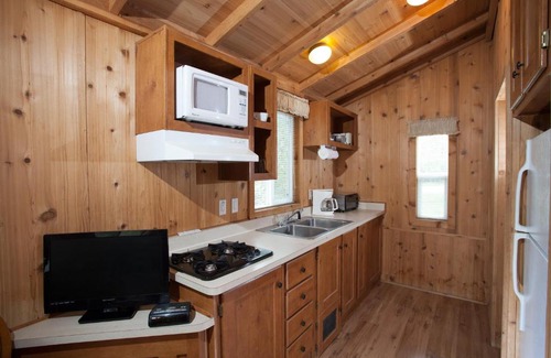Lakehills Complejo | Medina Lake Camping Resort Studio Cabin 1