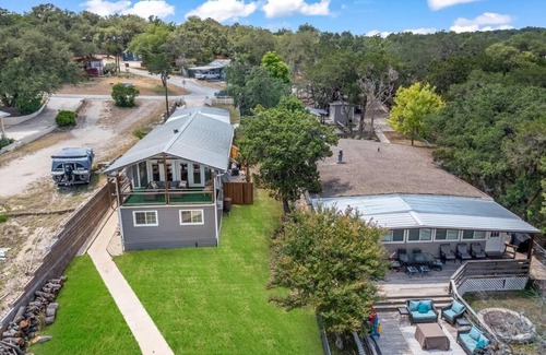 Lakehills Casa | Medina Lakefront Bungalow- Spacious Amazing Views