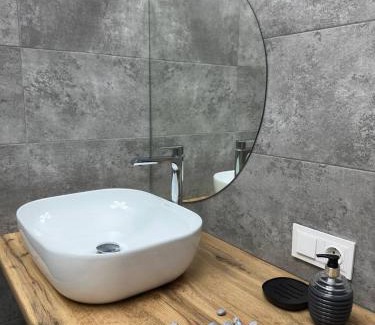 Almaty Apartamento | MEDINAHOTELKZ, # 105, вид на горы около арбата, HALAL