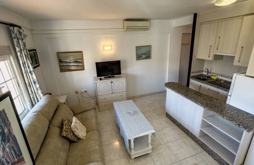 Marbella Seafront Promenade Apartamento | Mediterraneo 6-9: Encantador estudio frente al mar con impresionantes vistas.