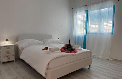 Poljica Apartamento | Mediterranean Blue Escape - 3BR Apartment with Balcony & Sea View