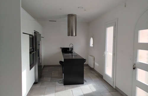 La Chapelle-de-Guinchay Casa | Mediterranean in Beaujolais