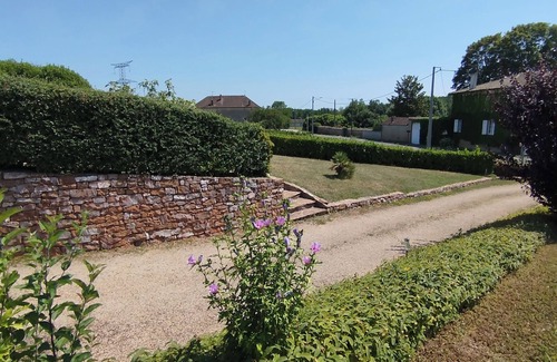 La Chapelle-de-Guinchay Casa | Mediterranean in Beaujolais