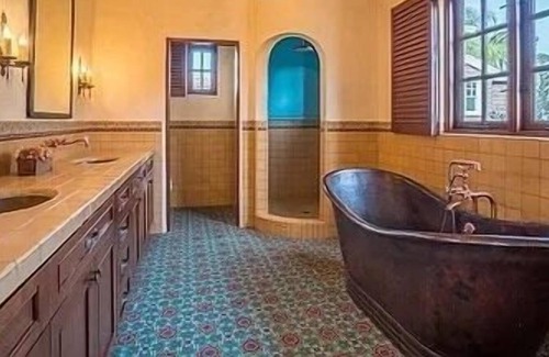 Sunset Cliffs Casa | Mediterranean Riviera Circa 1927: Casa Blanca Sunset Cliffs w Pool/Spa 1/2 acr
