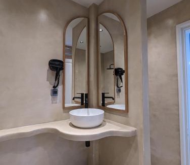 Monastiraki Hotel | MEDLEY