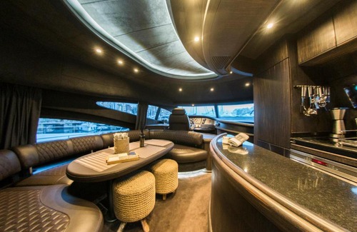 Pasalimani Alquiler De Eote | Medusa Azimut 68ft luxury yacht