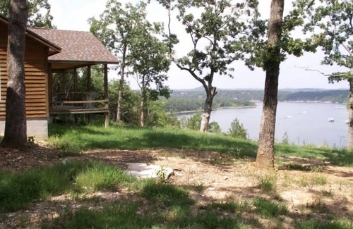 Golden Casa | Retiro de Meek @ Tranquilidad Heights