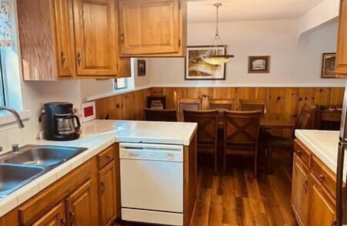 Meeks Bay Casa | Meeks Bay Chalet - Short Walk to Prestine Beach!, Meeks Bay Chalet