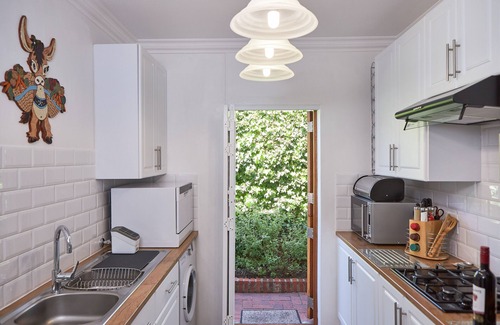 Cape Town Cabaña | Meerendal Cottage - Private Garden, Pool, Hot TubnSelf catering