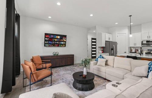 MLK Casa | Mega Lux Combined Unit - Up to 36 Guests
