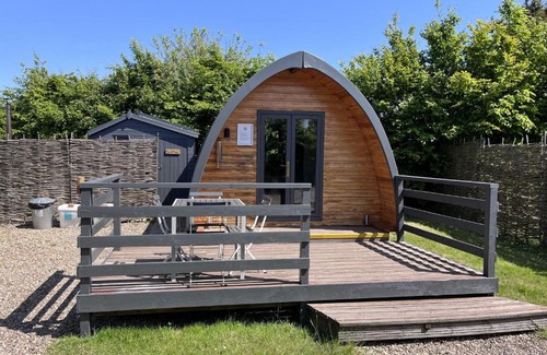 Brightlingsea Casa | MegaPod 1 at Lee Wick Farm Cottages & Glamping