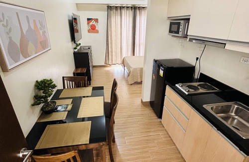 Quezon City Apartamento | Megaworld Iloilo Condo Unit