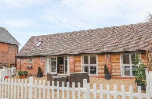 Tiddington Casa | Megs Cottage