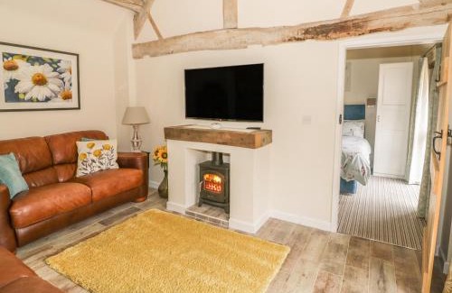 Tiddington Casa | Megs Cottage
