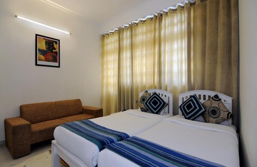 Dwarka Hotel | Mehra Residency at The Airport