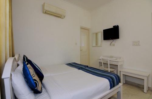 Dwarka Hotel | Mehra Residency at The Airport