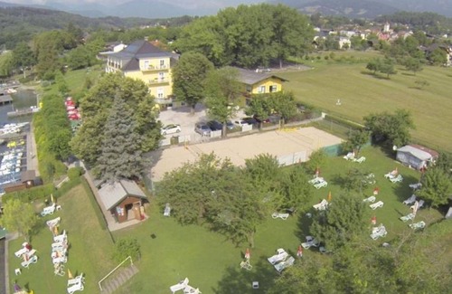 Seeboden Casa | Mehrbettzimmer Gartenseitig - Strandhotel Pichler
