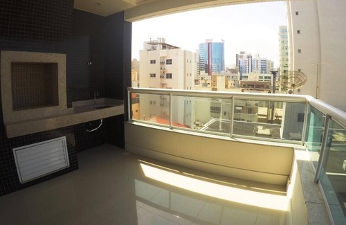 Andorinha Apartamento | Meia praia-nuevo apartamento con 3 suites- Rua 265