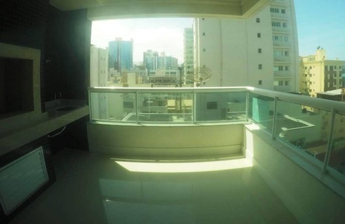 Andorinha Apartamento | Meia praia-nuevo apartamento con 3 suites- Rua 265