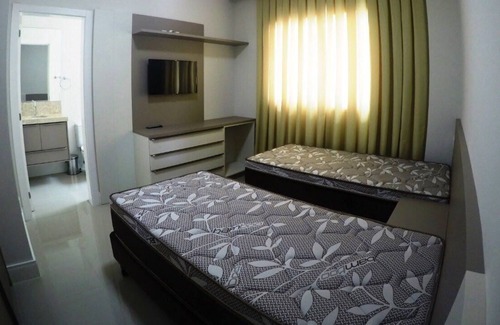 Andorinha Apartamento | Meia praia-nuevo apartamento con 3 suites- Rua 265