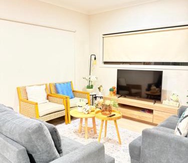 Point Cook Casa | Melbourne holiday house for 15 peoples in Sanctuary Lake