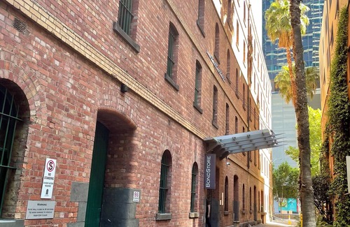 Southbank Apartamento | Melbourne Riverside Retreat with Pool. Central Location. Family-Friendly.