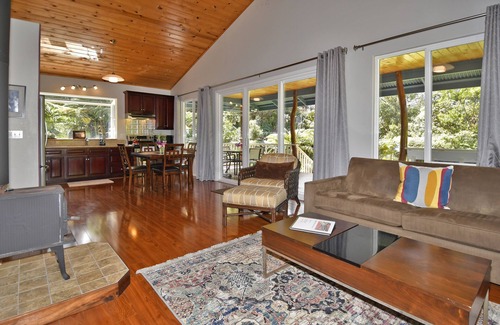 Volcano Casa | Mele Nani Getaway in lovely Volcano, Hawaii