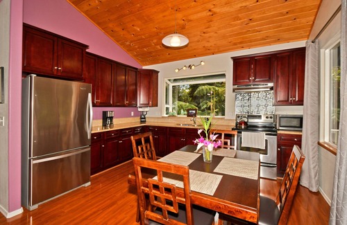 Volcano Casa | Mele Nani Getaway in lovely Volcano, Hawaii