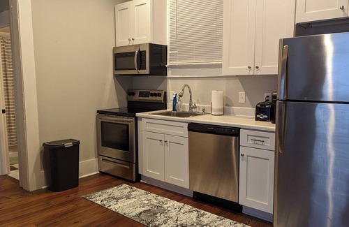 Eastside Casa | Mellow ☮ BnB, a NEW 3/1.5 in Victorian District