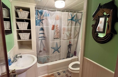 White Lake Casa | Mellow Fish - where memories last a lifetime! Only steps away from the lake.