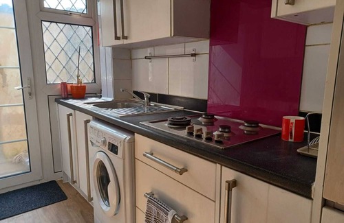 Dunstable Casa | Melo House-Grove-4 Bedroom (Luton)