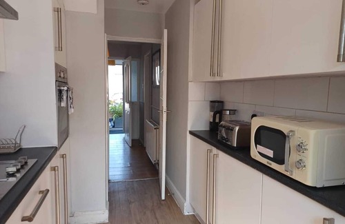 Dunstable Casa | Melo House-Grove-4 Bedroom (Luton)