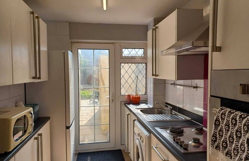 Dunstable Casa | Melo House-Grove-4 Bedroom (Luton)